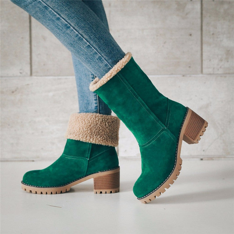 Bottes d'hiver des femmes avec un flux en peluche