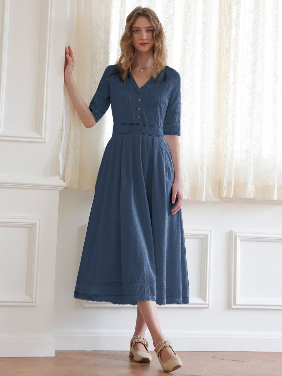 Fiona – Midi-Kleid aus 100% Baumwolle mit V-Ausschnitt