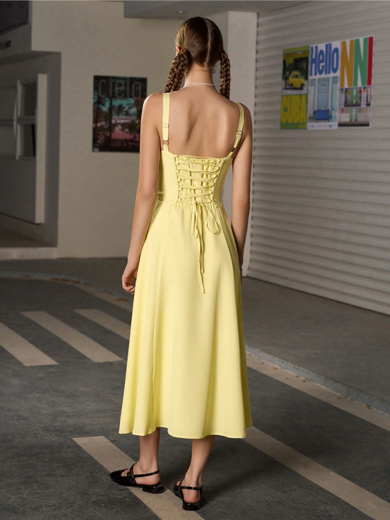 Gerüschtes Bustier Kleid mit Spalt und Trägern