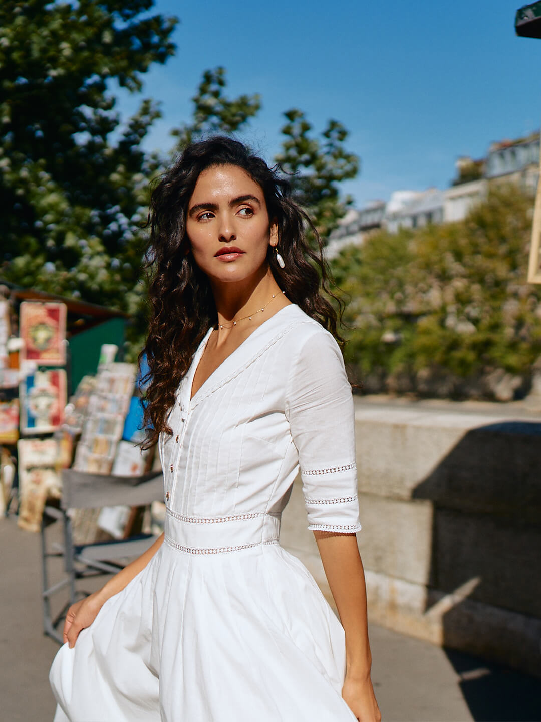 Fiona – Midi-Kleid aus 100% Baumwolle mit V-Ausschnitt