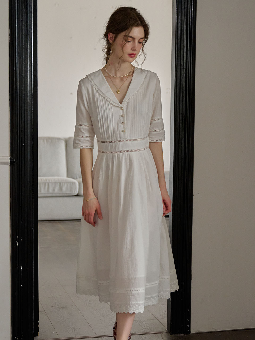 Fiona – Midi-Kleid aus 100% Baumwolle mit V-Ausschnitt