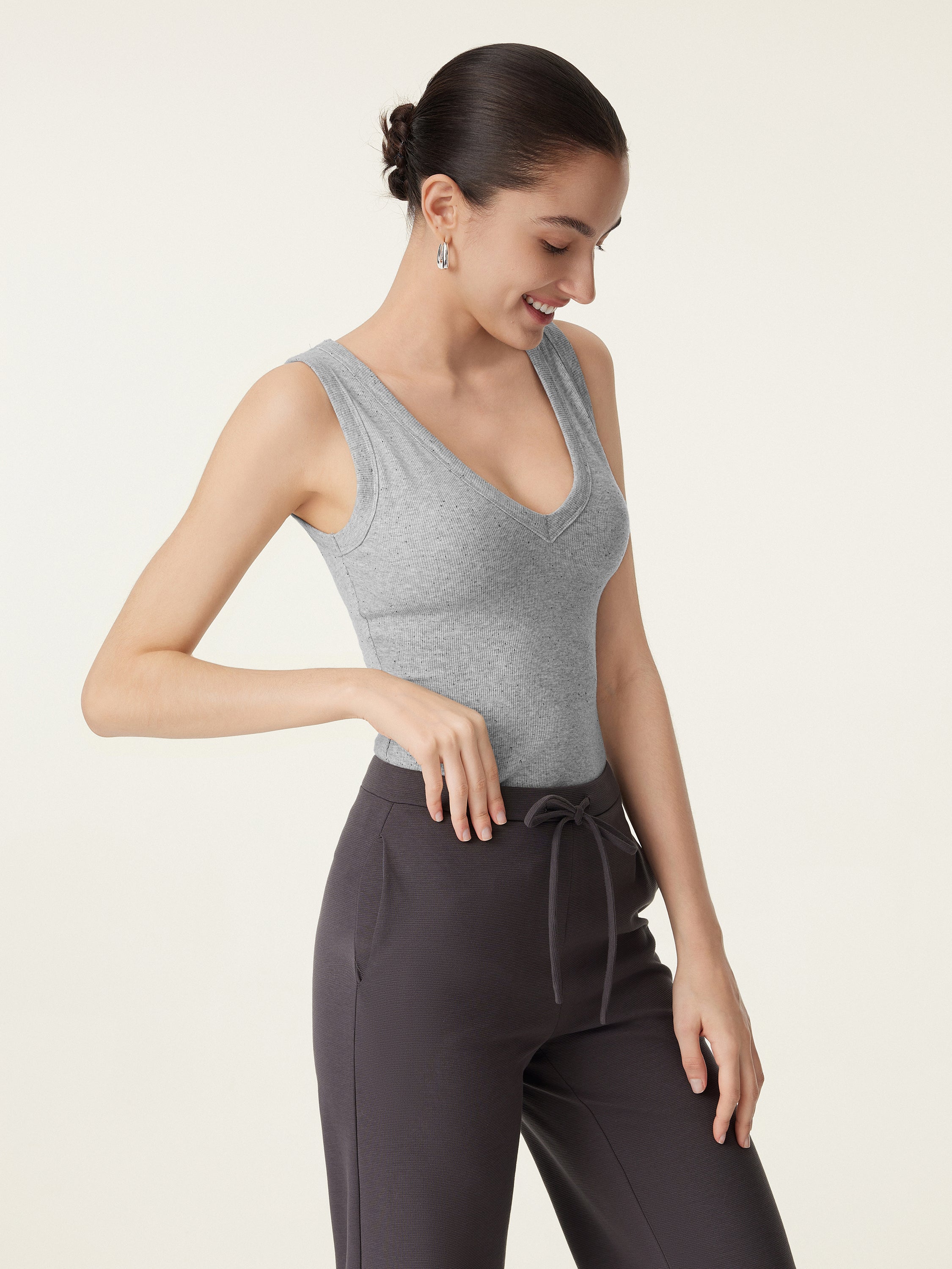 Dehnbare V-Ausschnitt Baumwoll Neue Luftige Brami Tanktop