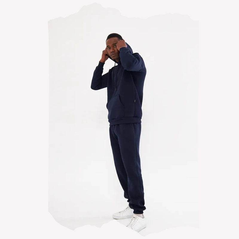 Pull à capuchon et pantalon de base pour hommes