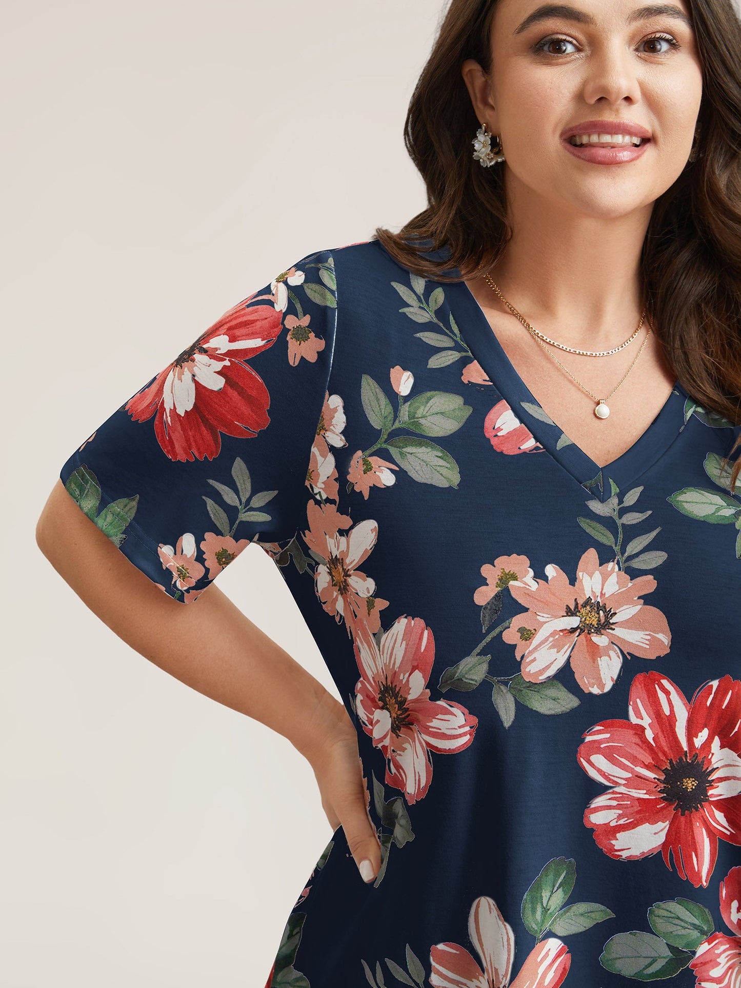 Mehrfarbiges Blumendruck V-Ausschnitt T-Shirt