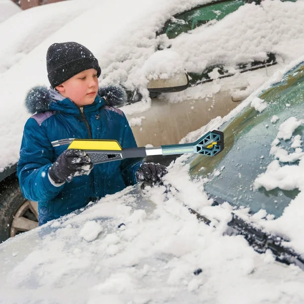 Dispositif de nettoyage de neige pour la voiture en hiver