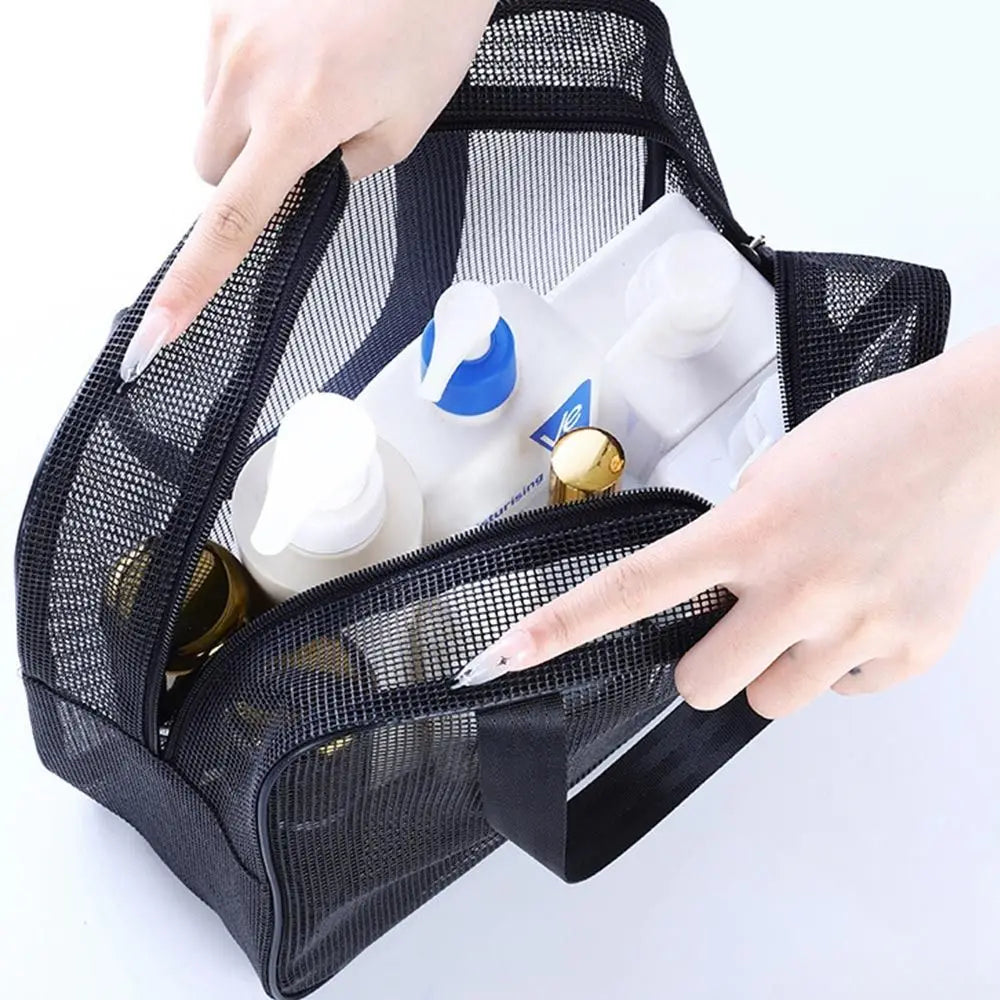 Trousse de toilette en maille