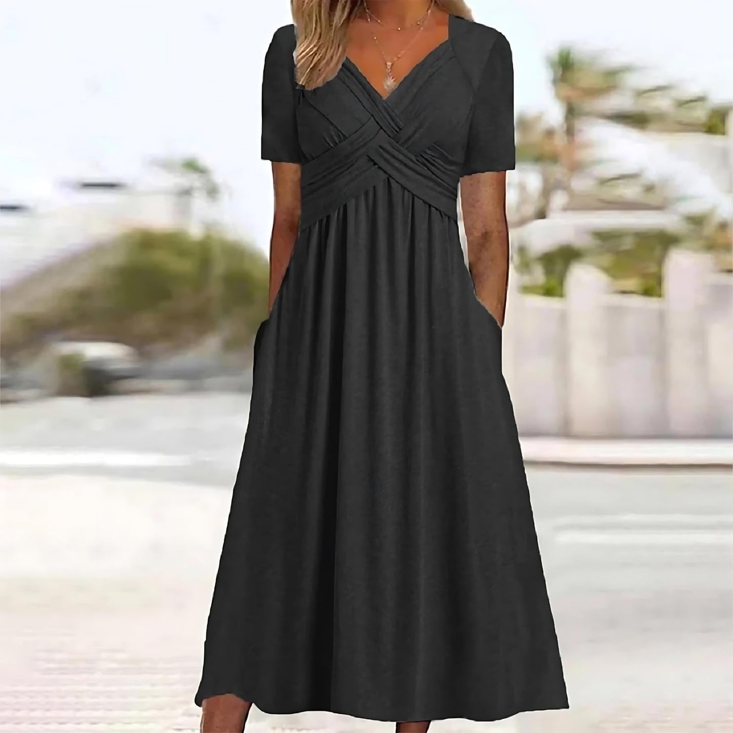 MAIKA – Figurbetontes Midikleid mit Bauchabdeckung