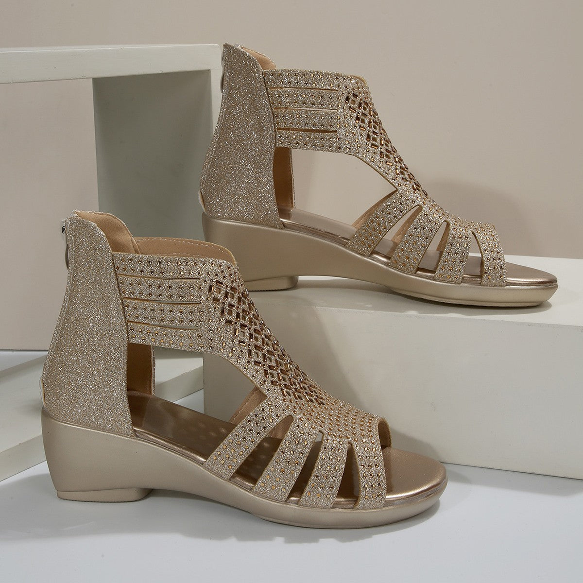 Comelyy Keilsandalen mit Strass