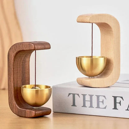 HarmonieGlocke – Charmante C-förmige Holz-Windglocke mit beruhigendem Klang